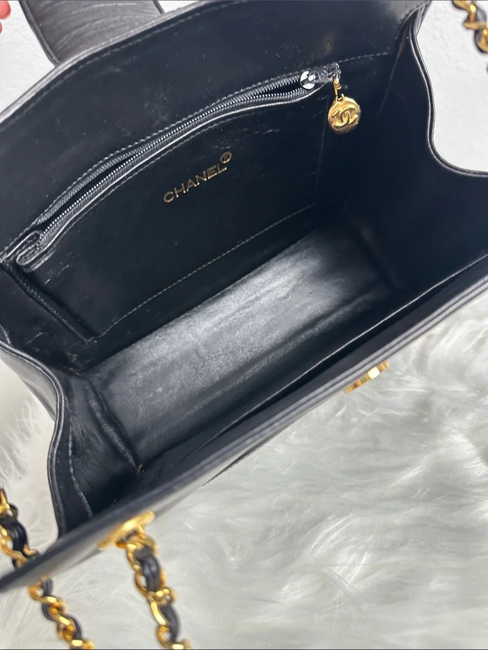 💯Authentic CHANEL Black Lambskin Shoulder Bag with Gold Chain Strap🍀